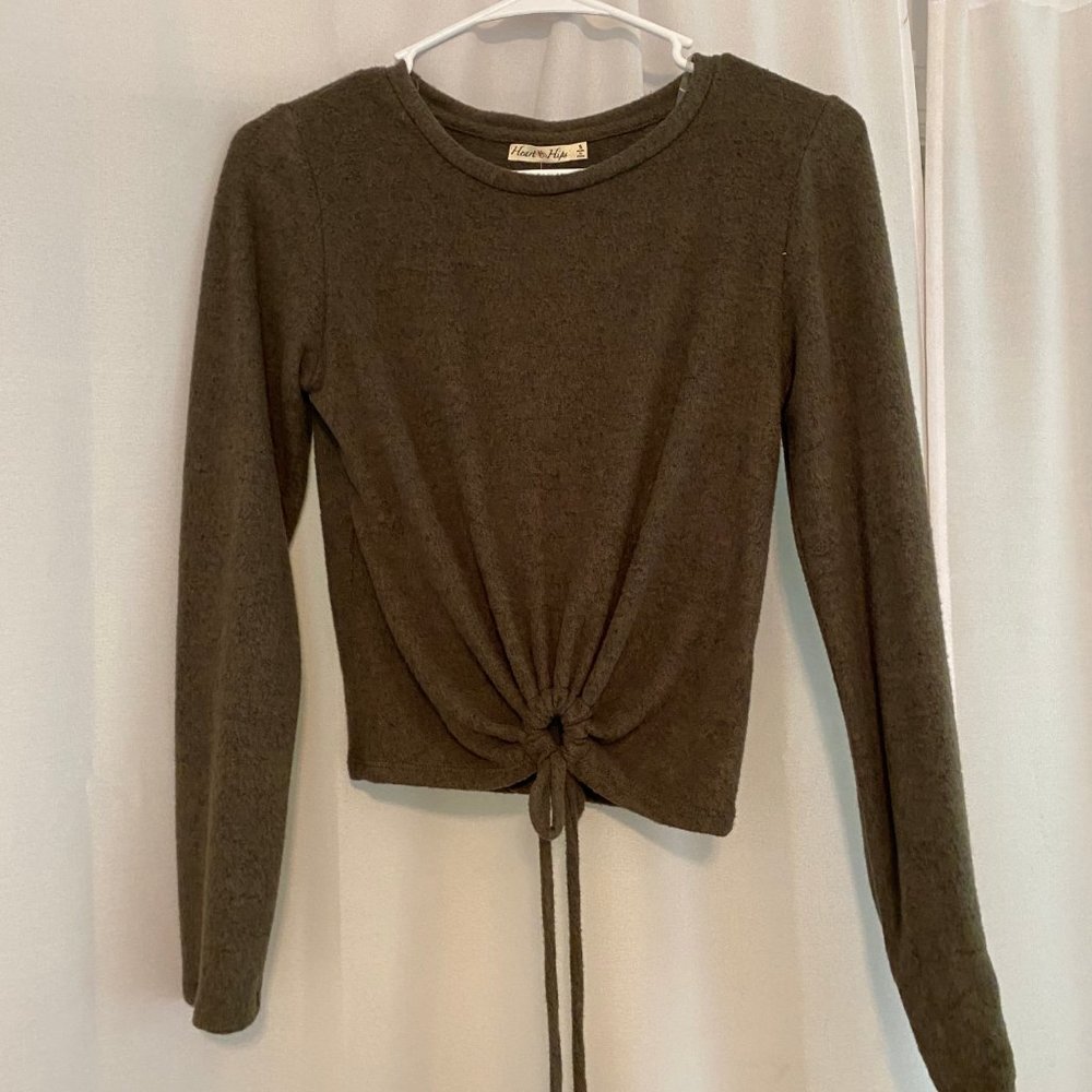 green long sleeve shirt